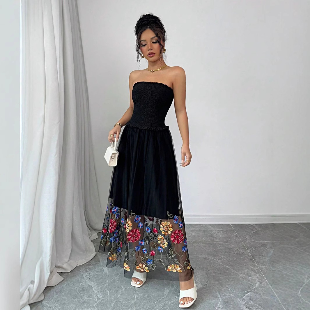 Women's sexy floral embroidered tube top dress, casual and simple