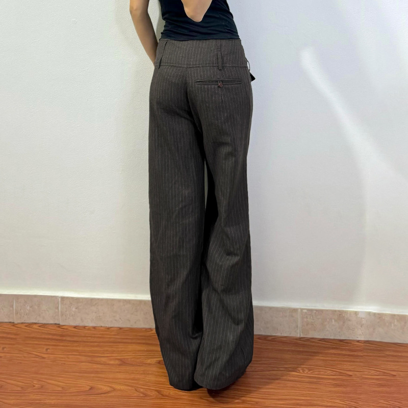 Retro striped design, loose waistband and crotch-covering trousers, elegant commuting low-waist drape trousers